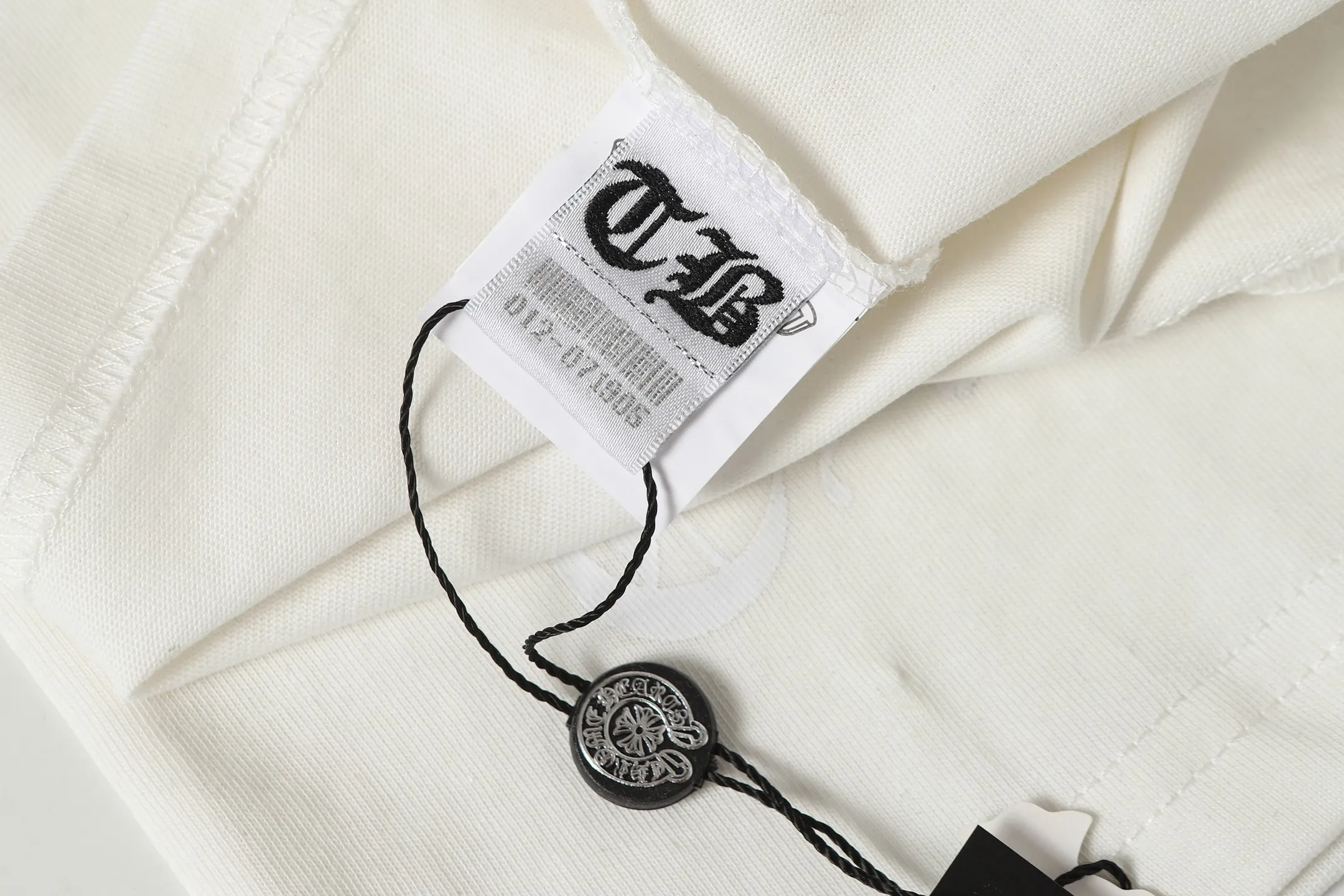 P160 Cross-border quantity model. Those who pursue quality, please do not place an order. -Chrome Hearts/Chrome Hearts Sanskrit Sanskrit Cross✝️Print popular long-sleeved T-shirt -High weight, high density and high quality. The wool is soft, delicate and skin-friendly. It feels soft and silky. It has excellent warmth and skin-friendly properties.